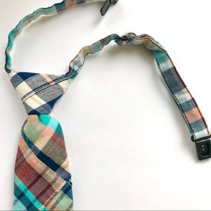 Children’s Place boys tie, size 4-7Y